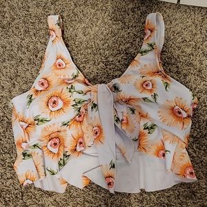 🍒Ruffle Knot Front Bikini top